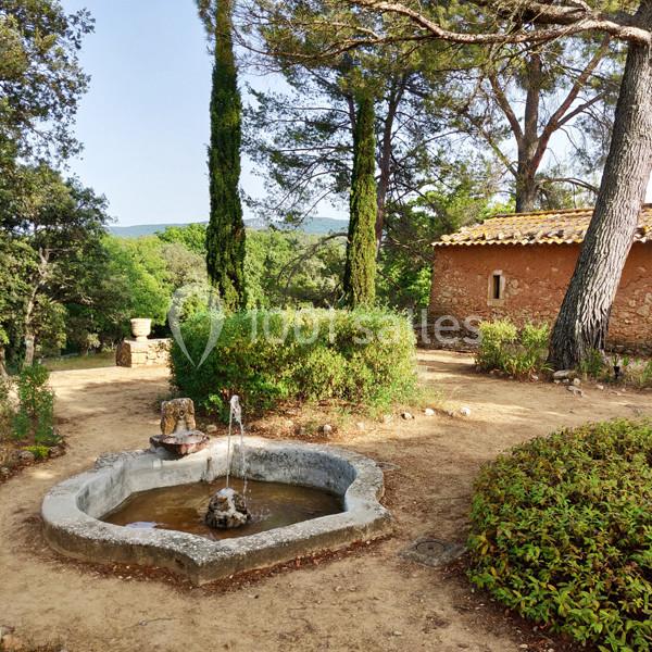 Le bassin XIXème et la chapelle - Vus depuis l'Ouest