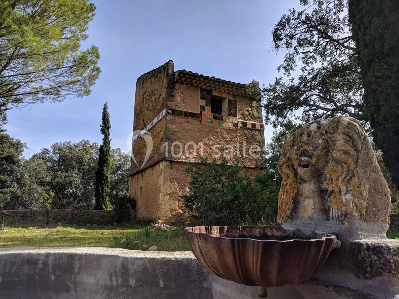 Le pigeonnier - Vu depuis le bassin XIXème