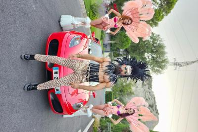 Brochure promotionnelle pour un domaine événementiel avec informations de contact, services proposés et visuels associés.