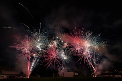 Photo Les Magiciens Du Feu D'artifice #3
