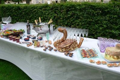 Miniature Traiteur Marles-en-Brie (Seine-et-Marne) - Eclat des Saveurs #4 Assiette composée de foie gras, gelée, pain brioché, tranches d'orange, groseilles, jeunes pousses et graines noires.