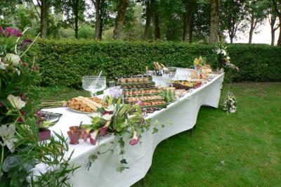 Miniature Traiteur Marles-en-Brie (Seine-et-Marne) - Eclat des Saveurs #8 Assiette composée de foie gras, gelée, pain brioché, tranches d'orange, groseilles, jeunes pousses et graines noires.
