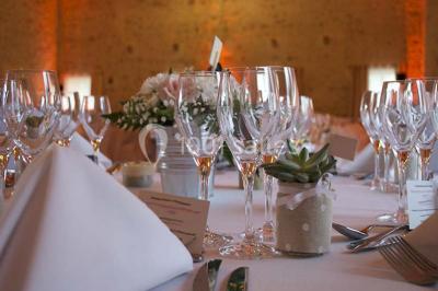 Miniature Traiteur Marles-en-Brie (Seine-et-Marne) - Eclat des Saveurs #20 Assiette composée de foie gras, gelée, pain brioché, tranches d'orange, groseilles, jeunes pousses et graines noires.