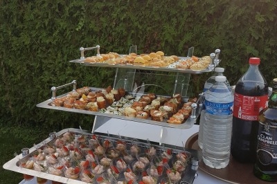 Miniature Traiteur Marles-en-Brie (Seine-et-Marne) - Eclat des Saveurs #71 Assiette composée de foie gras, gelée, pain brioché, tranches d'orange, groseilles, jeunes pousses et graines noires.