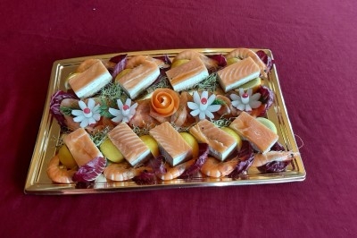 Miniature Traiteur Marles-en-Brie (Seine-et-Marne) - Eclat des Saveurs #87 Assiette composée de foie gras, gelée, pain brioché, tranches d'orange, groseilles, jeunes pousses et graines noires.