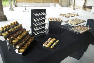 Miniature Traiteur Marles-en-Brie (Seine-et-Marne) - Eclat des Saveurs #96 Assiette composée de foie gras, gelée, pain brioché, tranches d'orange, groseilles, jeunes pousses et graines noires.