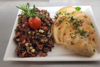 Miniature Traiteur Marles-en-Brie (Seine-et-Marne) - Eclat des Saveurs #119 Assiette composée de foie gras, gelée, pain brioché, tranches d'orange, groseilles, jeunes pousses et graines noires.