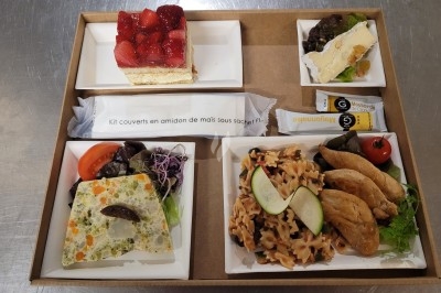 Miniature Traiteur Marles-en-Brie (Seine-et-Marne) - Eclat des Saveurs #120 Assiette composée de foie gras, gelée, pain brioché, tranches d'orange, groseilles, jeunes pousses et graines noires.