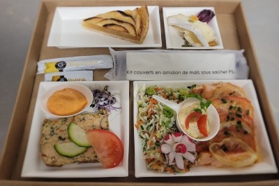 Miniature Traiteur Marles-en-Brie (Seine-et-Marne) - Eclat des Saveurs #122 Assiette composée de foie gras, gelée, pain brioché, tranches d'orange, groseilles, jeunes pousses et graines noires.