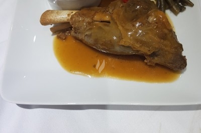 Miniature Traiteur Marles-en-Brie (Seine-et-Marne) - Eclat des Saveurs #137 Assiette composée de foie gras, gelée, pain brioché, tranches d'orange, groseilles, jeunes pousses et graines noires.