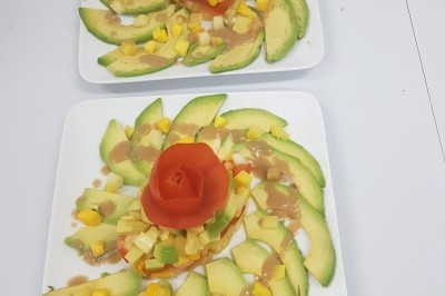 Miniature Traiteur Marles-en-Brie (Seine-et-Marne) - Eclat des Saveurs #138 Assiette composée de foie gras, gelée, pain brioché, tranches d'orange, groseilles, jeunes pousses et graines noires.