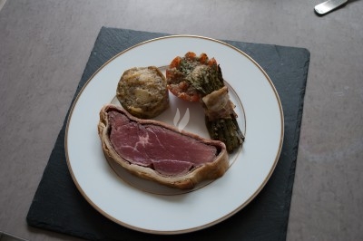 Miniature Traiteur Marles-en-Brie (Seine-et-Marne) - Eclat des Saveurs #155 Assiette composée de foie gras, gelée, pain brioché, tranches d'orange, groseilles, jeunes pousses et graines noires.