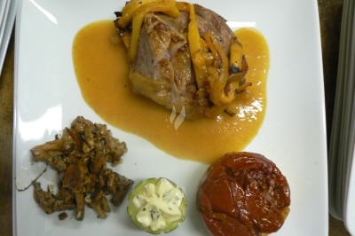 Miniature Traiteur Marles-en-Brie (Seine-et-Marne) - Eclat des Saveurs #166 Assiette composée de foie gras, gelée, pain brioché, tranches d'orange, groseilles, jeunes pousses et graines noires.