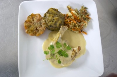 Miniature Traiteur Marles-en-Brie (Seine-et-Marne) - Eclat des Saveurs #169 Assiette composée de foie gras, gelée, pain brioché, tranches d'orange, groseilles, jeunes pousses et graines noires.