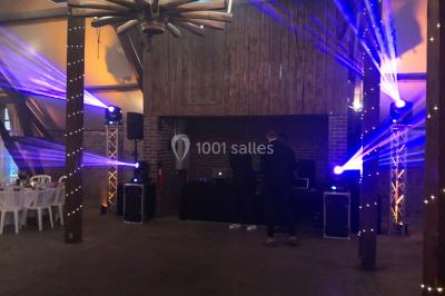 Logo avec le texte ’LDGSON’ en noir, accompagné d'une flèche violette orientée vers la droite.