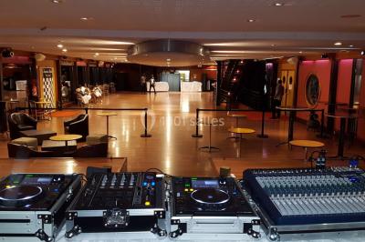 Logo avec le texte ’LDGSON’ en noir, accompagné d'une flèche violette orientée vers la droite.