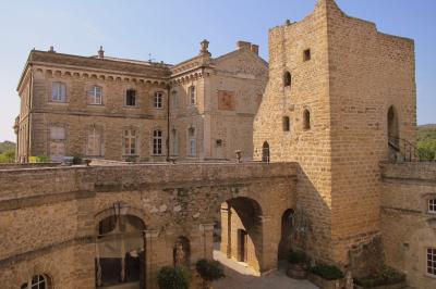 Château de Rochegude Château de Rochegude