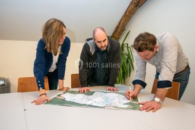 Logo du parc animalier et botanique de Branféré avec une silhouette de girafe et le texte ’La Fondation de France présente’.