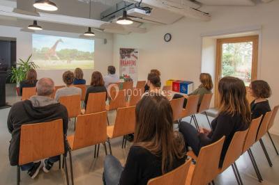 Logo du parc animalier et botanique de Branféré avec une silhouette de girafe et le texte ’La Fondation de France présente’.