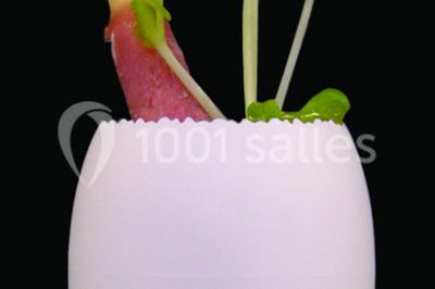 Miniature Traiteur Forest-sur-Marque (Nord) - Auberge du Tilleul #24 Assiette de homard décorée d'agrumes, œufs de poisson, herbes fraîches, accompagnée d'une sauce verte en verrine.