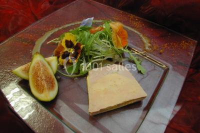 Miniature Traiteur Forest-sur-Marque (Nord) - Auberge du Tilleul #26 Assiette de homard décorée d'agrumes, œufs de poisson, herbes fraîches, accompagnée d'une sauce verte en verrine.