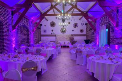 Miniature Traiteur Forest-sur-Marque (Nord) - Auberge du Tilleul #10 Assiette de homard décorée d'agrumes, œufs de poisson, herbes fraîches, accompagnée d'une sauce verte en verrine.