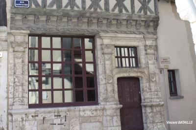 Miniature Location salle Châteaudun (Eure-et-Loir) - Maison Louis Esnault #7 Plan architectural détaillé d'un bâtiment avec annotations techniques et indications des espaces intérieurs.