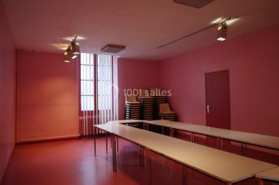 Plan du Centre Toufaire montrant la disposition des salles et espaces avec des annotations colorées.