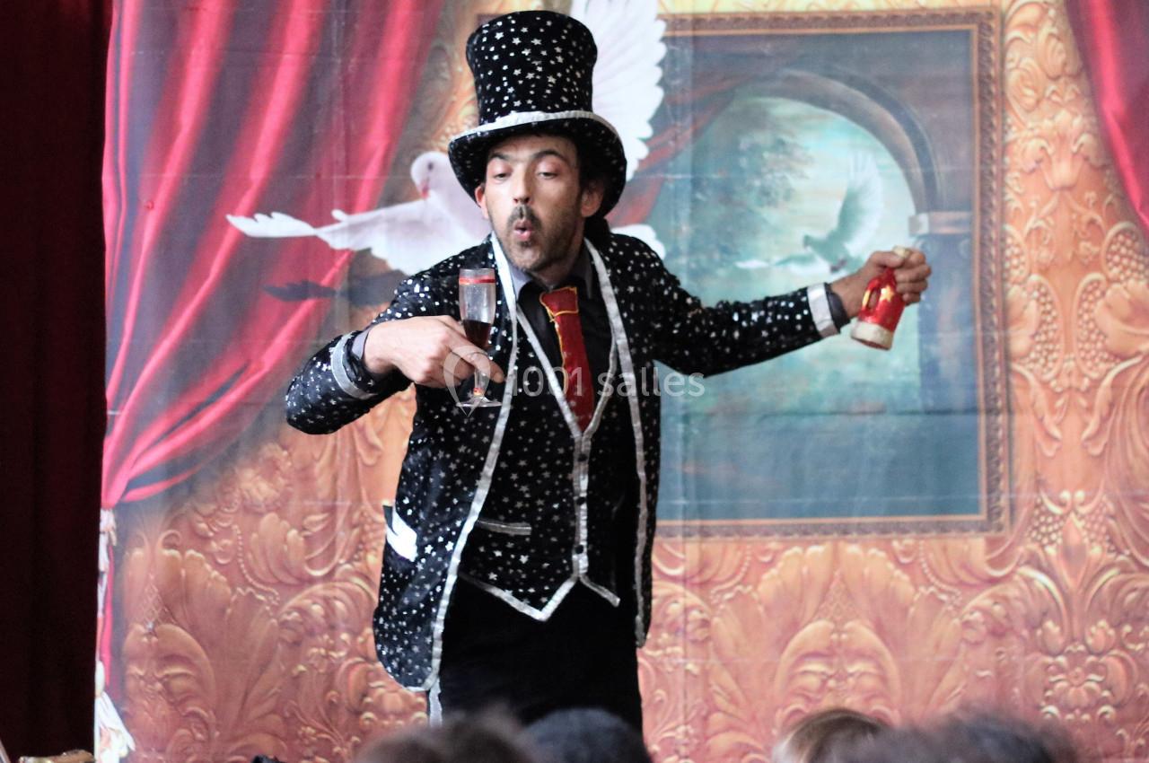 Polino Magicien jongleur pour enfant 