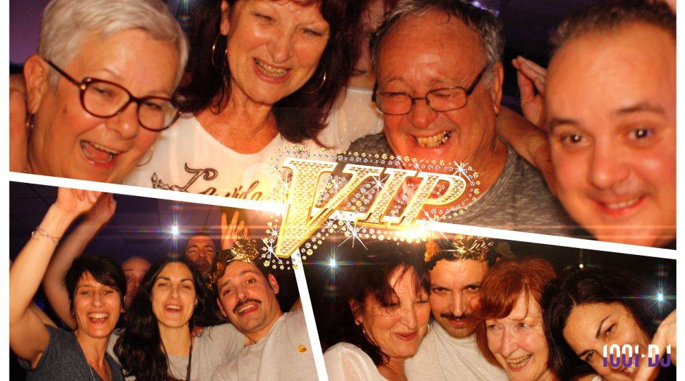 Groupe de personnes souriantes lors d'une soirée festive avec un montage photo et l'inscription ’VIP’.
