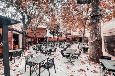 27 Madeleine 27 Madeleine