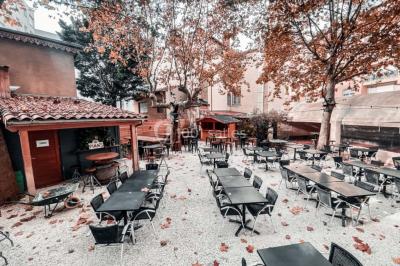 27 Madeleine 27 Madeleine