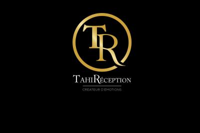 Logo de Tahir Réception avec les lettres ’TR’ dorées dans un cercle, accompagné du slogan ’Créateur d'émotions’.