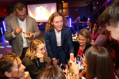 Robin Geyer - Magicien Nouvelle Génération Robin Geyer - Magicien Nouvelle Génération