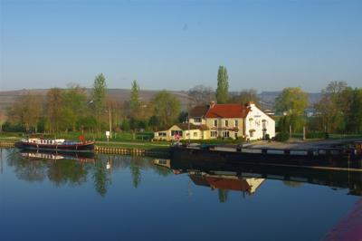 Entre 2 Rives - photo 1