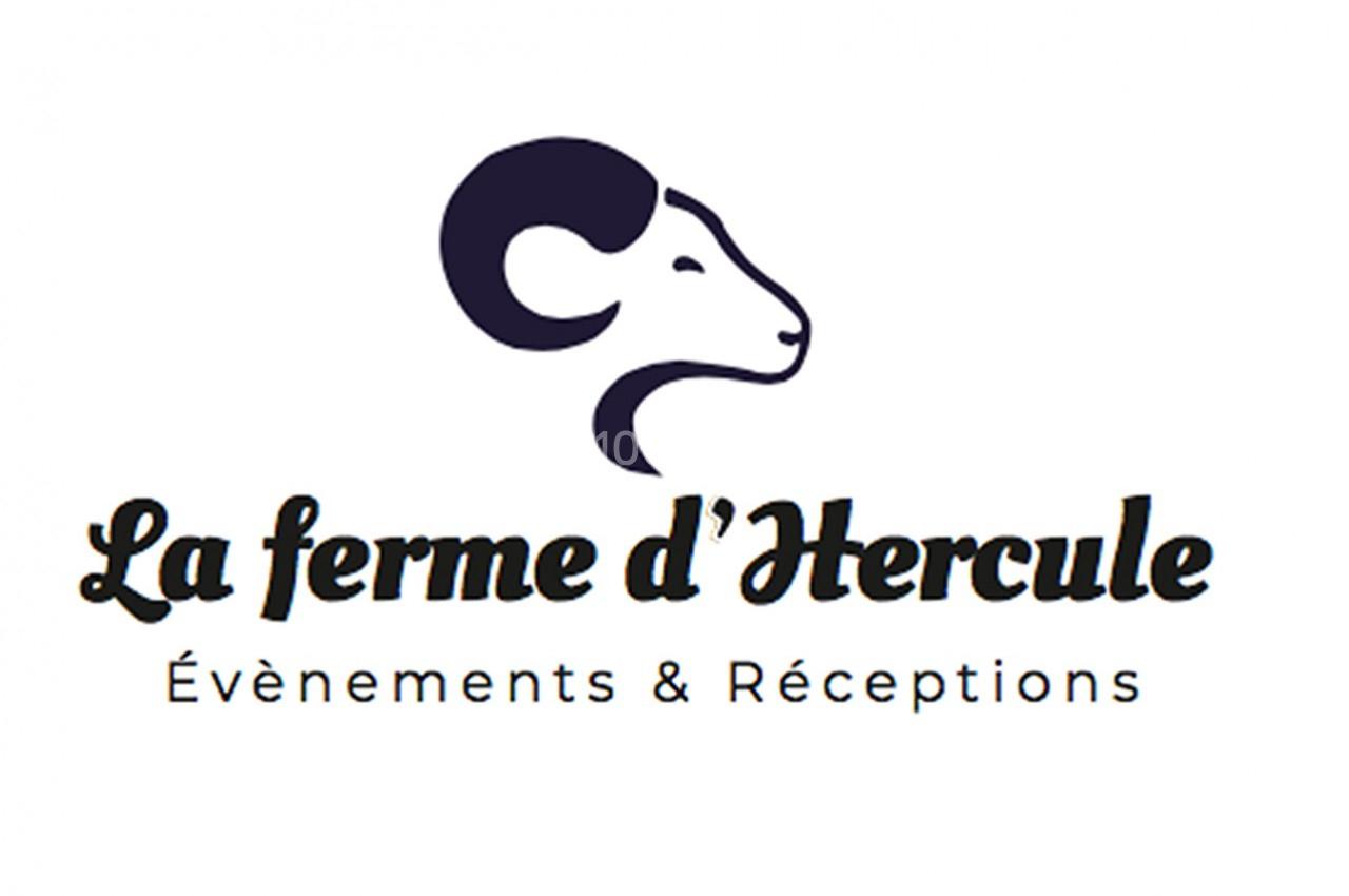 Logo de ’La ferme d'Hercule’ avec un dessin de bélier stylisé et le texte ’Évènements & Réceptions’.