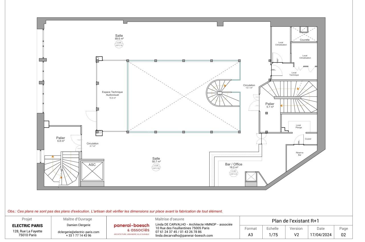 Plan architectural d'un étage avec disposition des pièces, escaliers, ascenseur et annotations techniques.