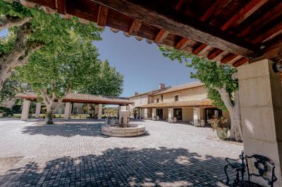 Le Mas Saint Gabriel Le Mas Saint Gabriel