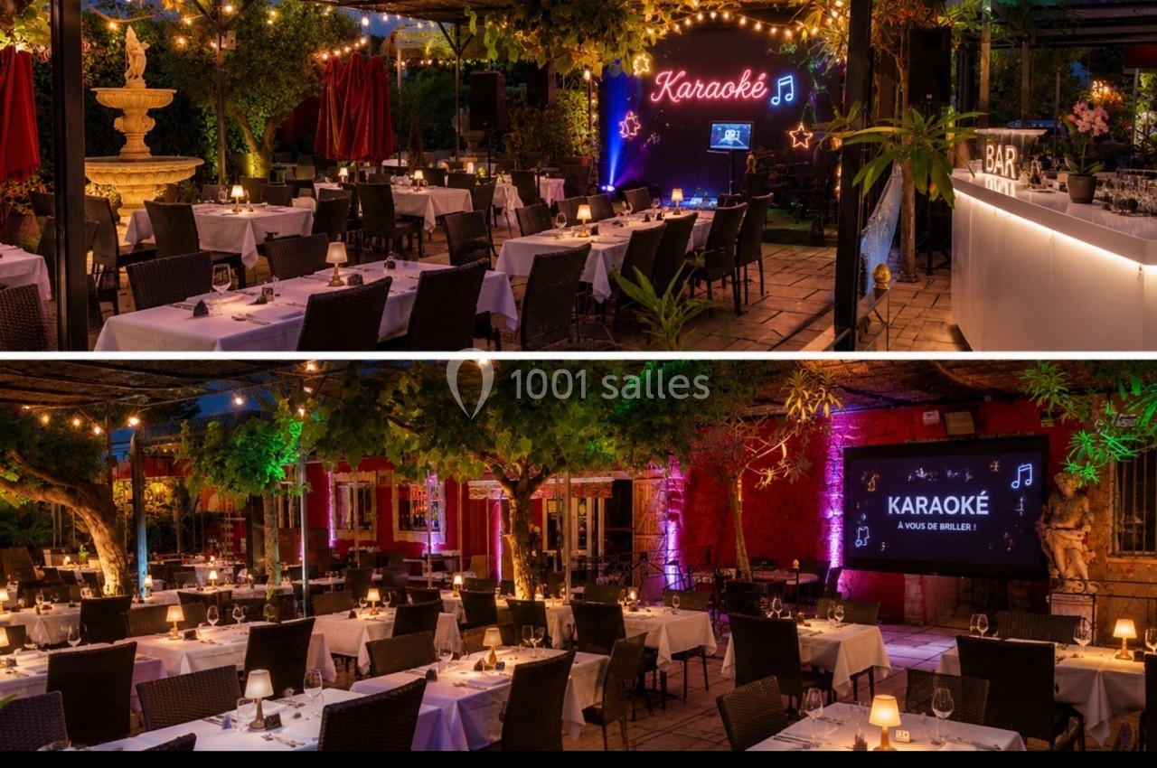 Terrasse d'un restaurant éclairée en soirée, avec tables dressées, bar illuminé et écran pour karaoké.