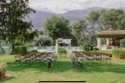 Le Mas Baïeta (ex Bastide aux Oliviers) Le Mas Baïeta (ex Bastide aux Oliviers)