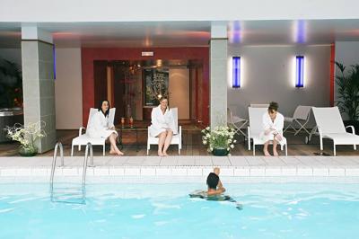 Carte indiquant les routes principales et les accès au Château de Montvillargenne, situé près de Chantilly et Gouvieux.