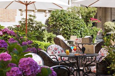 Carte indiquant les routes principales et les accès au Château de Montvillargenne, situé près de Chantilly et Gouvieux.