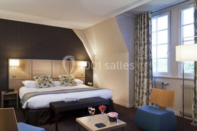 Carte indiquant les routes principales et les accès au Château de Montvillargenne, situé près de Chantilly et Gouvieux.