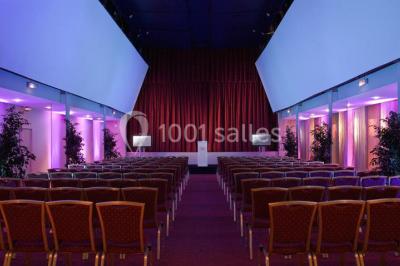 Carte indiquant les routes principales et les accès au Château de Montvillargenne, situé près de Chantilly et Gouvieux.