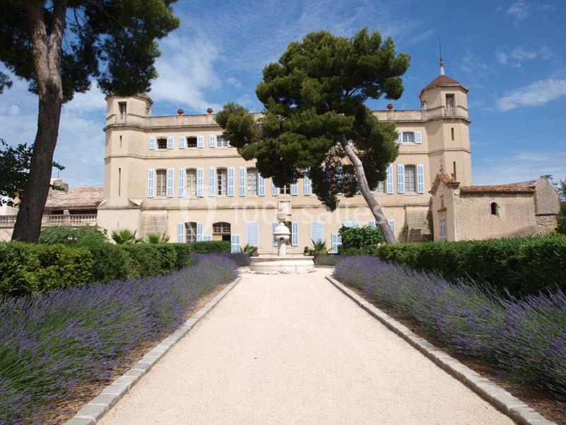 Location salle Lançon-Provence (Bouches-du-Rhône) - Château De Seneguier #1