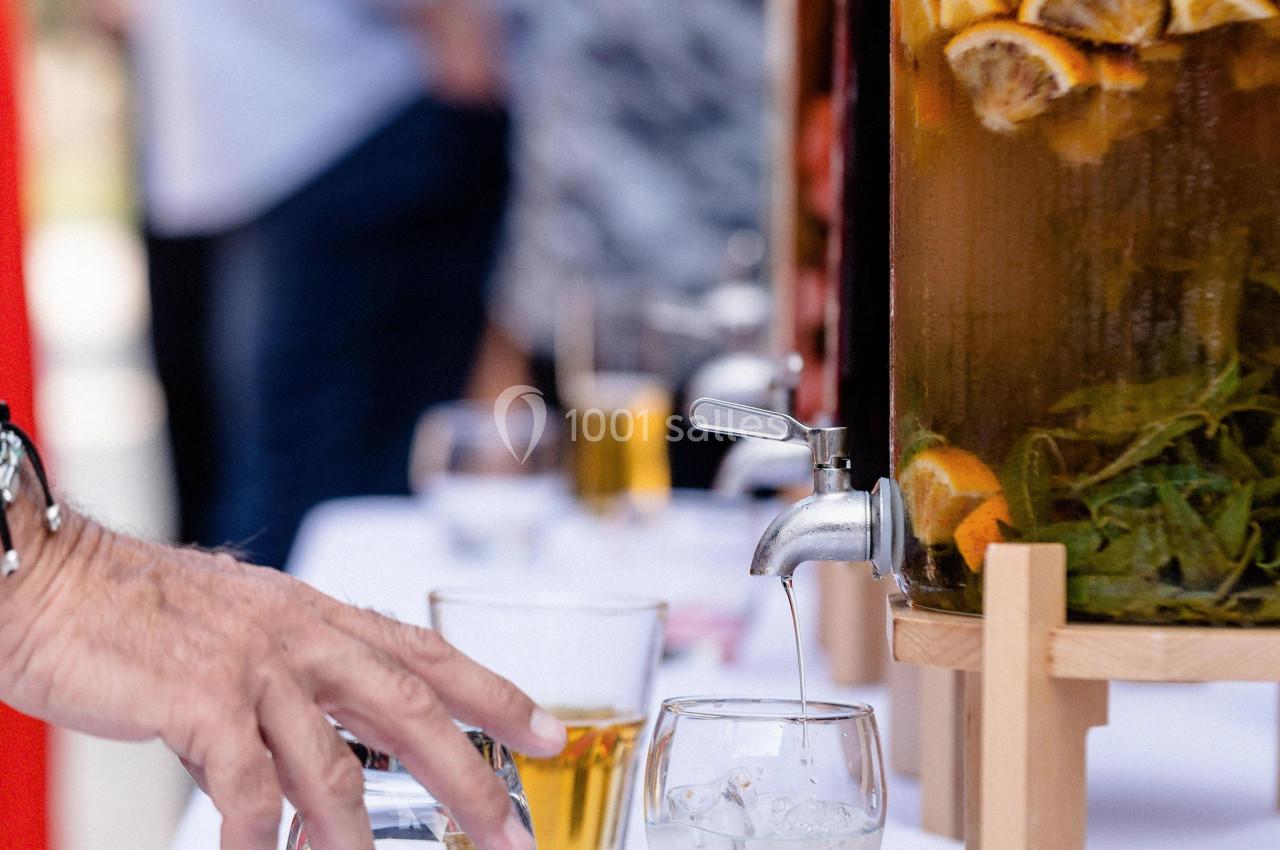 Vin d'honneur face aux vignes