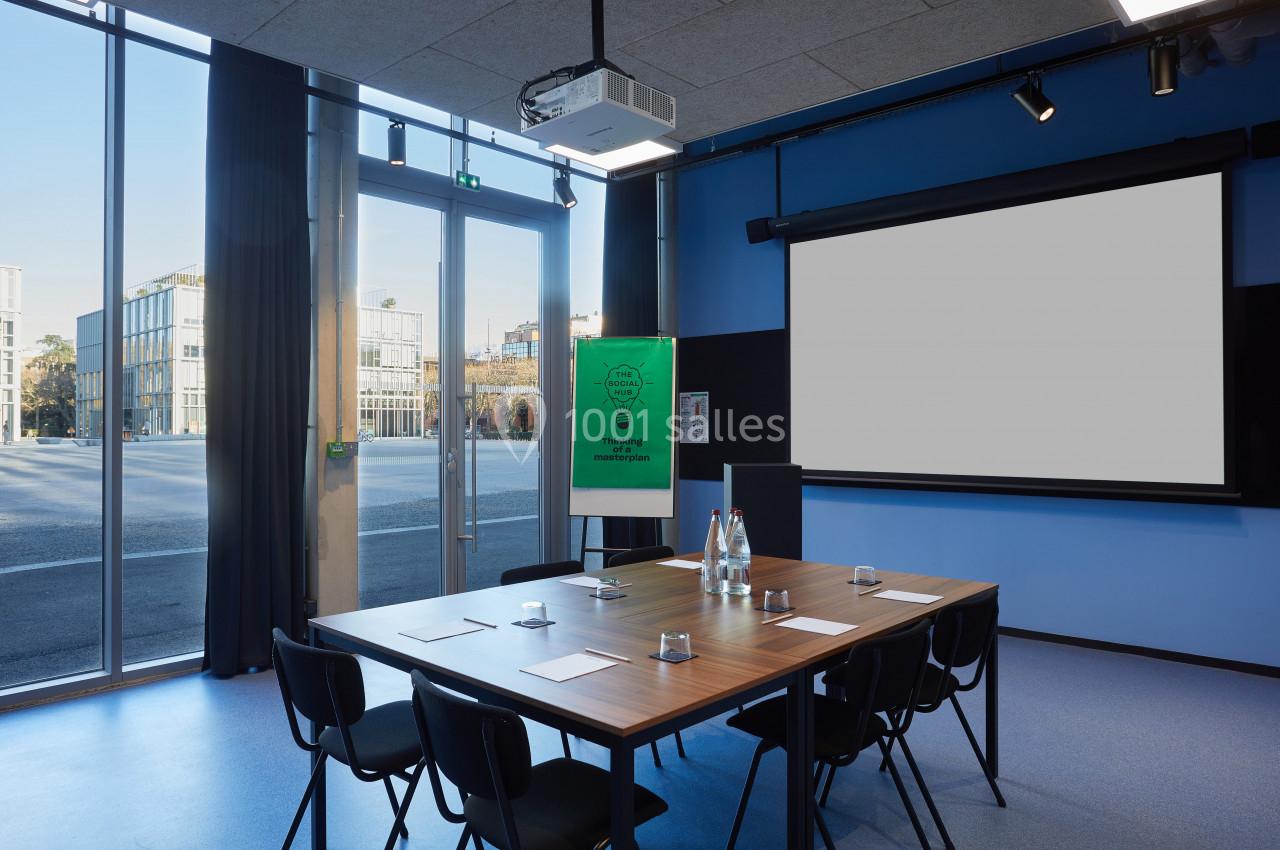 Meeting room 2 (Cloison fermée)