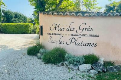 Hôtel Mas des Grès & Restaurant Sous les Platanes Hôtel Mas des Grès & Restaurant Sous les Platanes