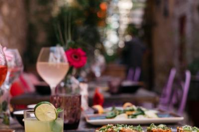 Location salle Assignan (Hérault) - Village Castigno #124