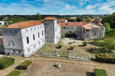 Location salle Pont-l'Abbé-d'Arnoult (Charente-Maritime) - Château de la Chaume #60